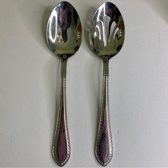 Reed & Barton Traditional Tanglewood 18/10 Stainless Slotted Spoon Serving Set 2 - Picture 4 of 16